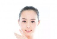 秋冬季节皮肤干燥如何护理（秋冬季节皮肤干燥如何护理好）