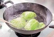 做菜前先焯水 这样护胃妥妥的（炒菜先焯水好吗）