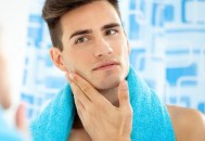 皮肤暗哑或肤色偏黑的原因为何 男生美白的最快方法推荐（皮肤黑男生怎么变白）