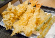 油炸食物香脆好吃 减少油炸食物不健康性的方法（油炸食品怎样做不油腻）