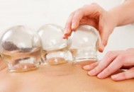 拔火罐并非人人适合 有的人拔火罐等于在自残（拔火罐的人是坏人吗）