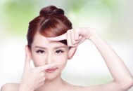 让肌肤水嫩的保湿秘诀 懒人也可以有水感肌肤哦（让肌肤水润的保湿方法）