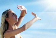 防晒小攻略让你告别雀斑 教你在正确的时间涂防晒霜（擦防晒可以预防雀斑吗?）
