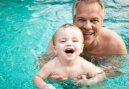 如何给宝宝进行手部按摩（如何给宝宝进行手部按摩视频）