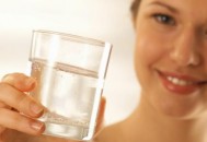 口干皮肤变差是在提醒身体缺水 健康喝水及时补水（口干皮肤干燥怎么调理）