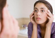 嘴唇上有皱纹是怎么回事（嘴唇上有皱纹是怎么回事儿）