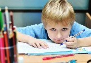 如何让自闭症儿童获得他人的喜爱（如何让自闭症儿童获得他人的喜爱感）