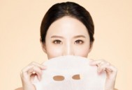 皮肤偏黄帮你轻松变白 日晒过多肤色较黄者美白篇（皮肤黄怎么弄白）