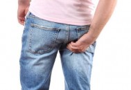 肛门潮湿瘙痒难忍 或许是痔疮或者肛裂的前兆（肛门潮湿瘙痒难忍 或许是痔疮或者肛裂的前兆吗）