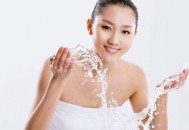 洗脸水中加这些物质能抗衰老（洗脸水中加这些物质能抗衰老吗）