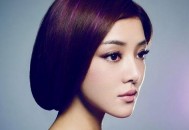 如何识别自己的皮肤色调并正确选择粉底颜色（怎么测皮肤色号选粉底）