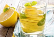 坚持喝吃柠檬水好处多多 柠檬泡茶对皮肤的作用揭秘（多喝柠檬片泡水有什么好处）