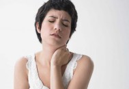 如何缓解脖子酸痛 脖子疼的原因（如何缓解脖子酸痛 脖子疼的原因有哪些）