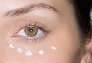 保养别忘了眼睛 眼部会泄漏小秘密（眼睛保养的好处和坏处）