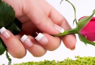 美甲五步曲 让你的双手更诱人（美甲五步曲 让你的双手更诱人了）