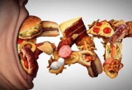 春节减肥期防暴食指南 八大招让你控制食欲（减肥怎么预防暴食）