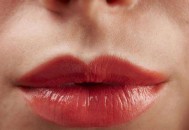 三招嘴唇健身操帮你赶走嘴角皱纹！（嘴唇操视频教学）