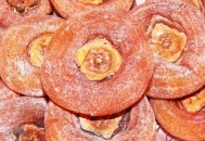 甜美绵柔的柿饼好吃又营养 但是吃柿饼时这些要注意(柿饼有什么吃法) 甜美绵柔的柿饼好吃又营养 但是吃柿饼时这些要注意(柿饼有什么吃法)