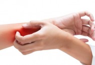 皮肤瘙痒乃是干燥惹的祸 皮肤瘙痒这五个验方请收好（皮肤瘙痒干燥是什么病）