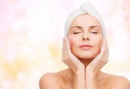 苦着脸至少让你老十岁！（苦着脸是什么意思）