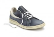 鞋子臭脚应该怎么办（鞋子臭脚应该怎么办呢）