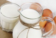 过期牛奶可用于日常护肤 牛奶自制面膜可美白护肤（如何用过期牛奶做面膜）