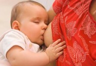 如何给宝宝喂食泥状食物？（如何给宝宝喂食泥状食物视频）