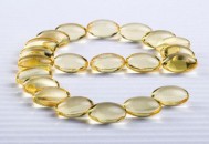 维生素e可以直接涂在脸上吗（口服维生素e可以直接涂在脸上吗）