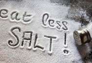 饮食上如何控制高血压 饮食要忌口避免吃升压食物（怎样饮食控制高血压）