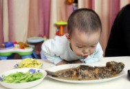 孩子吃饭慢应该怎么办（孩子吃饭慢应该怎么办呢）