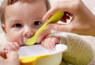 宝宝吃盐过多的危害有哪些（宝宝吃盐过多的危害有哪些症状）