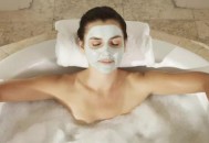 敷面膜的八大注意事项 把握敷面膜的最佳时间很重要（敷面膜的注意事项几点）