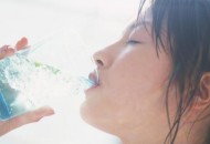 女孩子保养皮肤要从20岁做起 日常食疗养出好皮肤（20岁女生保养皮肤）