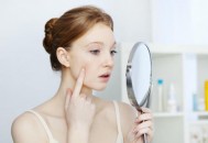 痘印难消很碍眼帮你轻松去除 祛痘疤需要注意的方面（祛除痘印痘疤的小妙招）