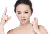 接触性皮炎的病因有哪些（接触性皮炎的病因有哪些多选题）