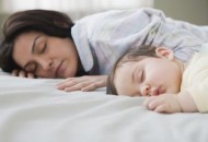 宝宝睡觉出汗多是怎么回事（宝宝睡觉出汗很多是什么原因）