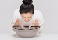 过度洗脸当心肌肤更油腻（过度洗脸当心肌肤更油腻吗）