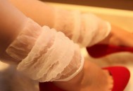 丝袜破了别扔掉 让你的生活更美妙！（丝袜破了还有什么用途?）