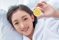 懒MM睡前五分钟水嫩保养法 不同肤质的快速护理方法（水嫩保湿柔肤水怎么使用）