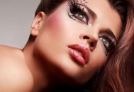 打粉底秘诀 不要用手打粉底（怎么用手打粉底）