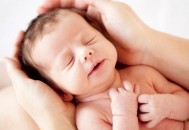 宝宝皮肤干燥的原因有哪些（宝宝皮肤干燥的原因有哪些症状）