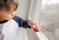 自闭症儿童的3个特征（自闭症儿童的3个特征有哪些）