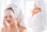 皮肤补水有妙方 给肌肤喝水的三个关键时刻（皮肤补水靠喝水）