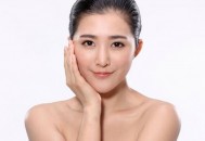 鸡皮肤是怎么形成的（鸡皮肤是怎么形成的?日常护理有哪些有效方法?）