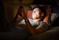 年轻人千万别再熬夜了 熬夜的危害看了都害怕（年轻人熬夜的危害有哪些?）