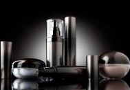 用化妆品过敏了怎么办（脸部用化妆品过敏了怎么办）